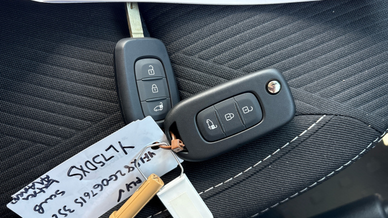 Renault Trafic Swb Diesel SL30 Blue dCi 150 Extra [Safety] Van